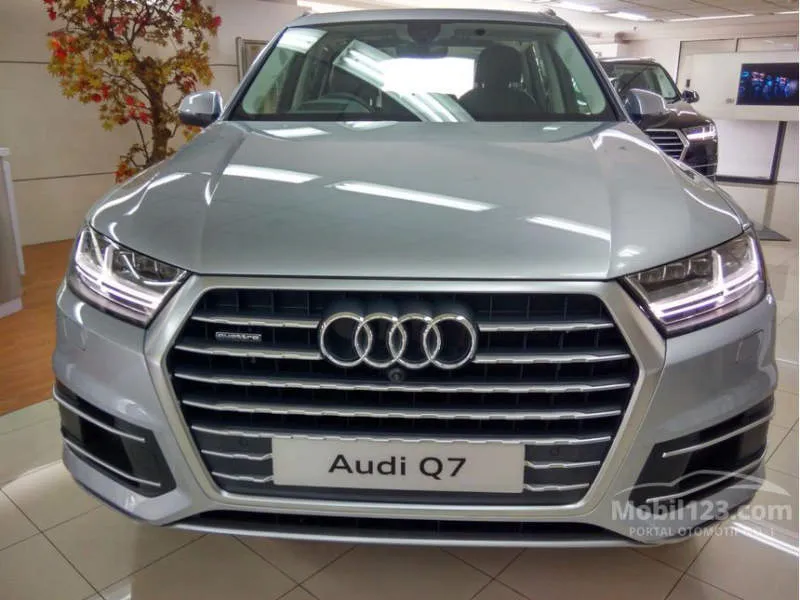 Audi Q7 3.0 TFSI Quattro Daytona Gray Pearlescent