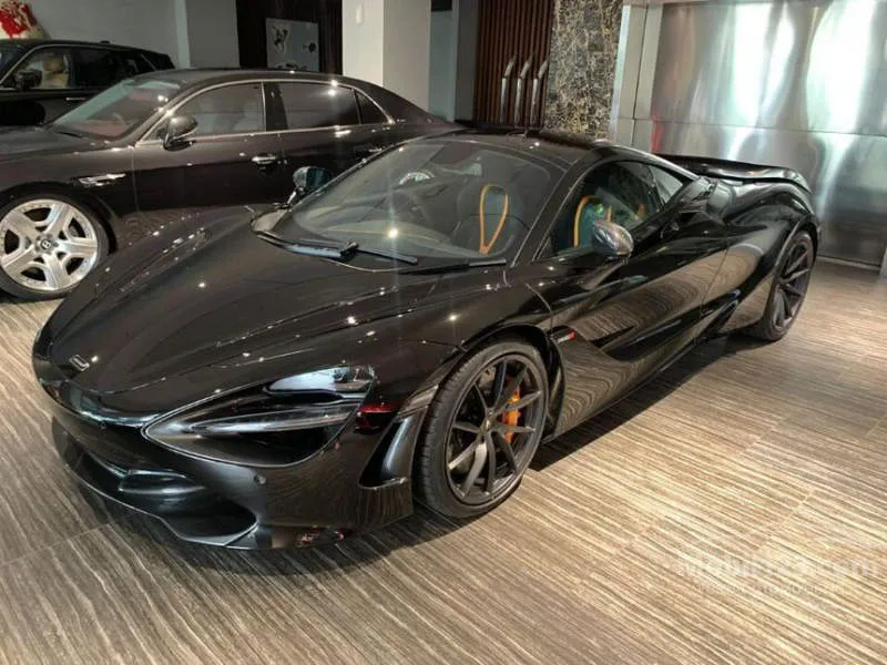 McLaren GTS Merah
