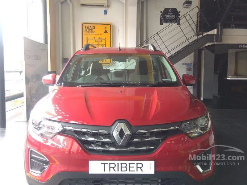 Renault Triber Putih