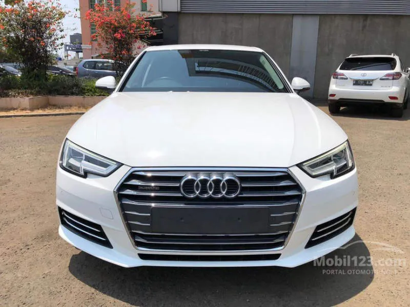 Audi A4 2.0 TFSI Quattro Florett Silver Metallic