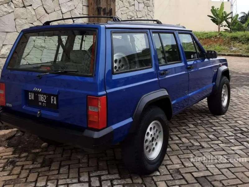 Jeep Commander Perak