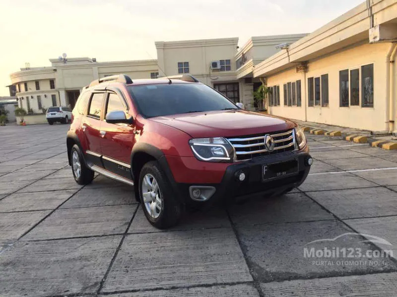 Dacia Duster Abu-abu