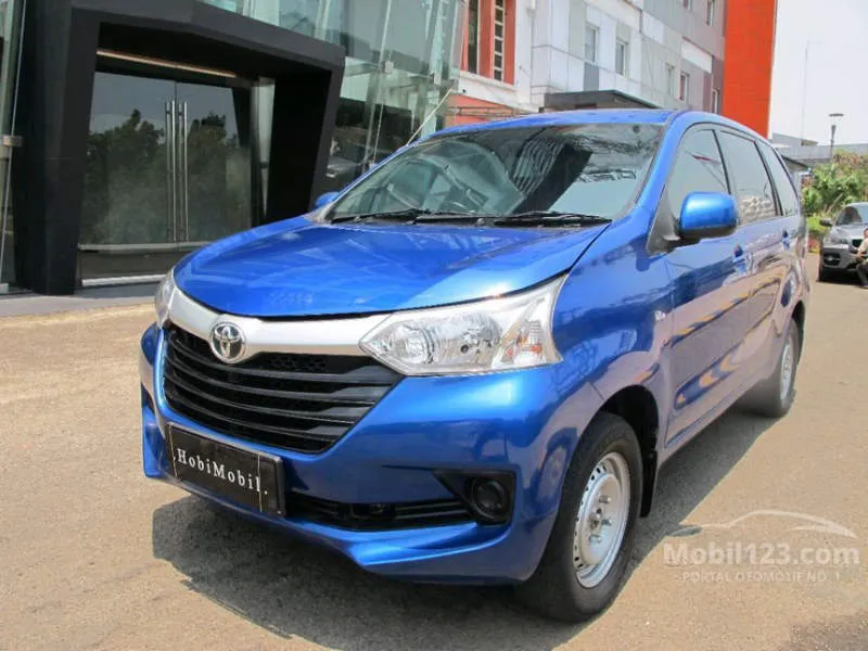 Toyota Highlander Perak Metalik