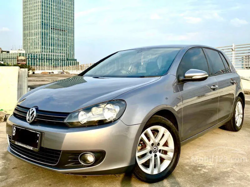 Volkswagen Golf GTI Hitam