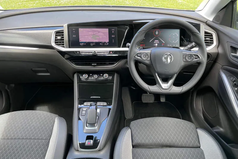 Desain Interior Mobil