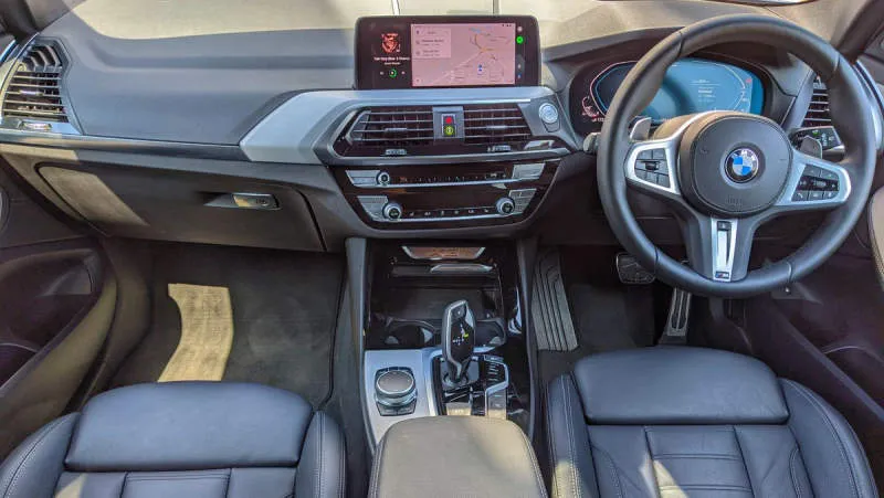 Desain Interior Mobil