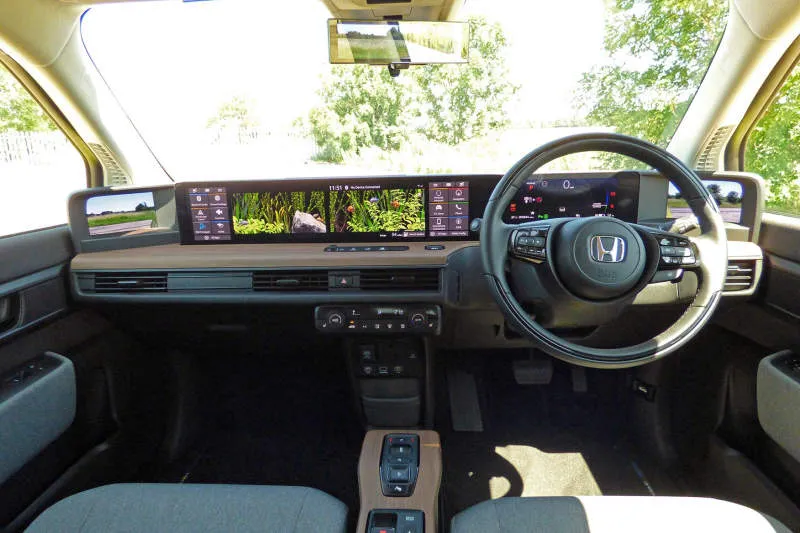 Desain Interior Mobil