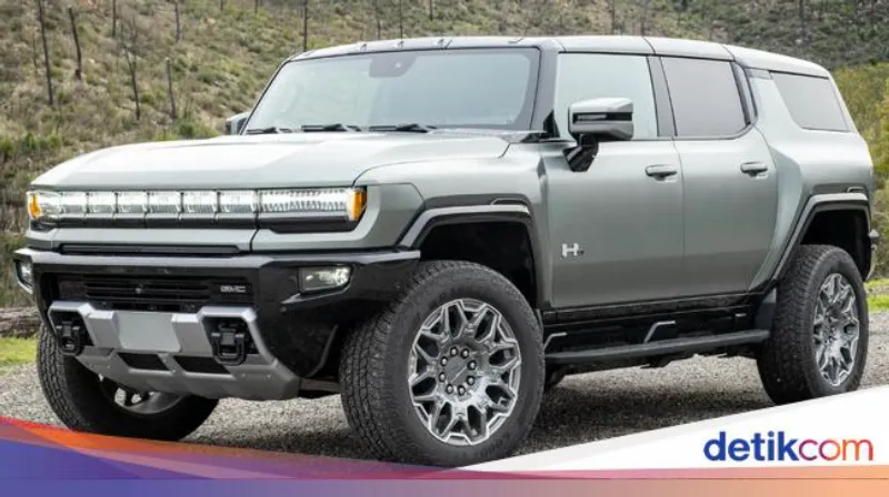 GMC Hummer EV Abu-abu