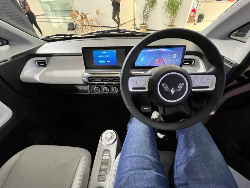 Desain Interior Mobil