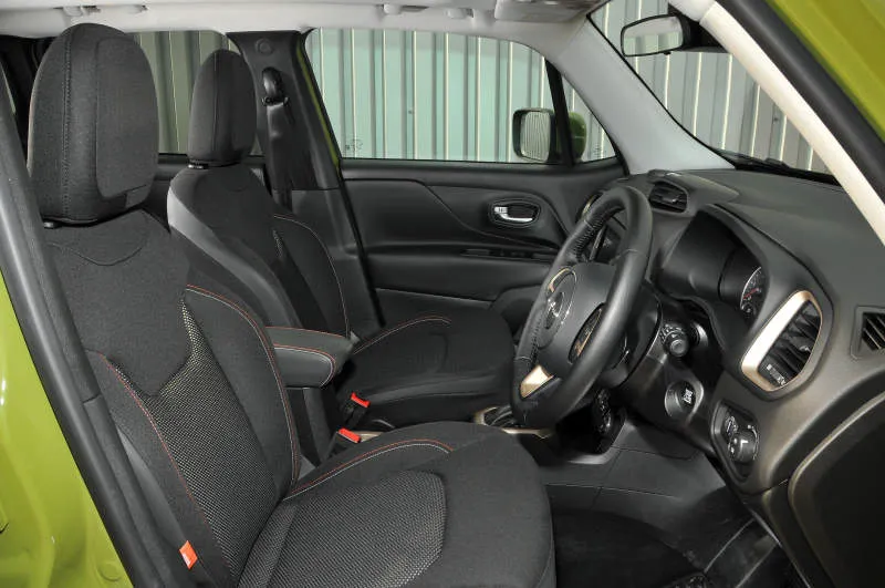 Desain Interior Mobil