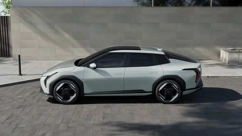 Kia EV4 Concept Abu-abu Metalik