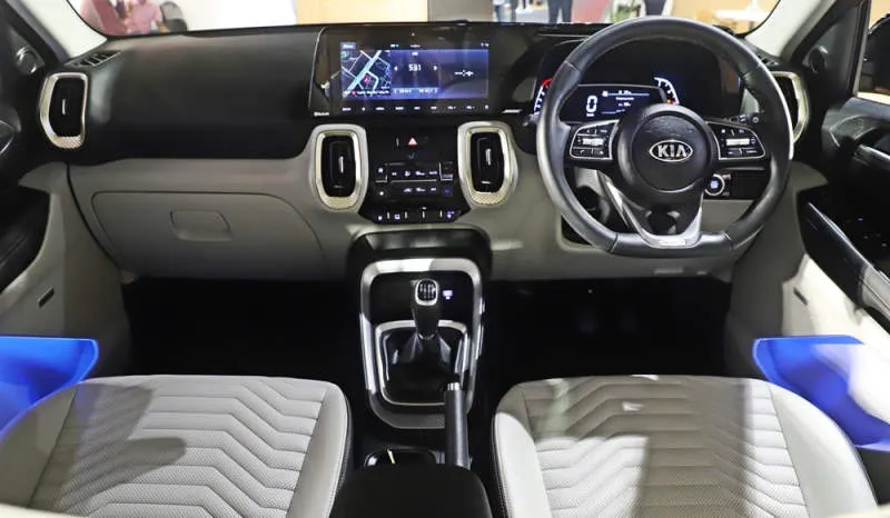 Desain Interior Mobil