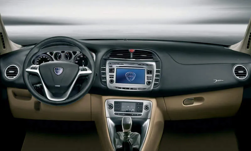 Desain Interior Mobil