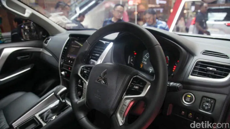 Desain Interior Mobil