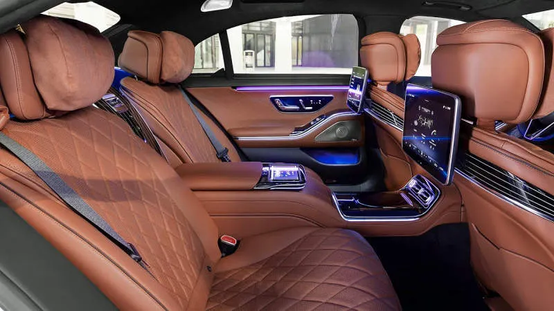 Desain Interior Mobil