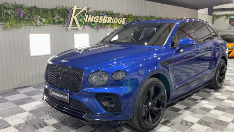 Bentley Bentayga Abu-abu Tungsten