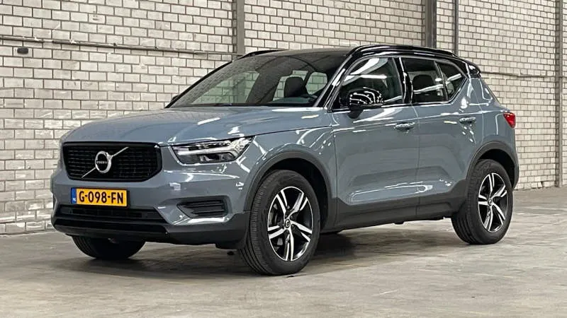 Volvo XC40 Silver Dawn Metallic