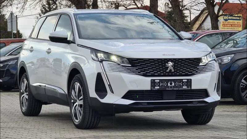 Peugeot 5008 Emerald Crystal