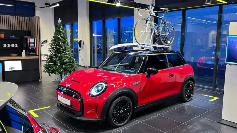 MINI Cooper SE Chili Red II