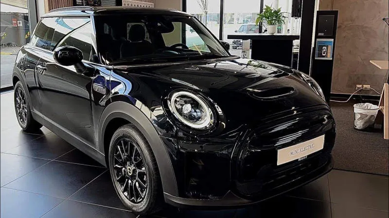 MINI Cooper SE Chili Red II