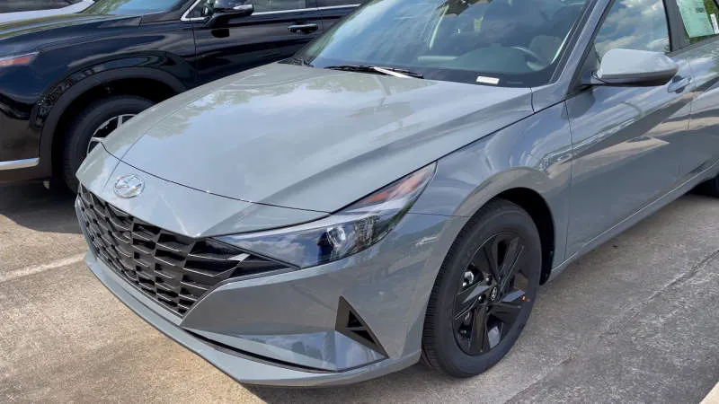 Hyundai Elantra Ceramic White