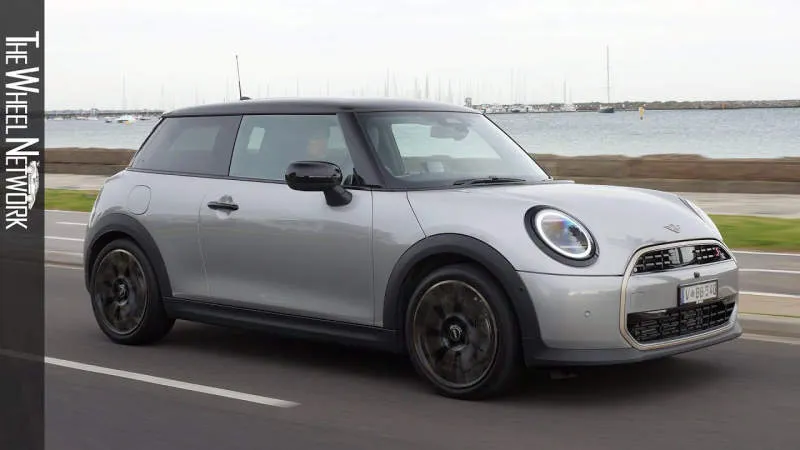 MINI Cooper SE Chili Red II