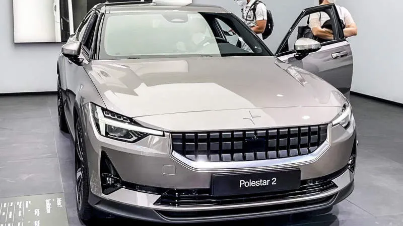 Polestar 5 Midnight
