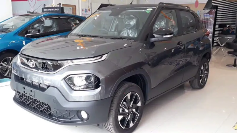 Tata Punch CNG Tornado Blue
