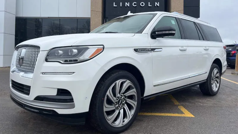 Lincoln Navigator Infinite Black