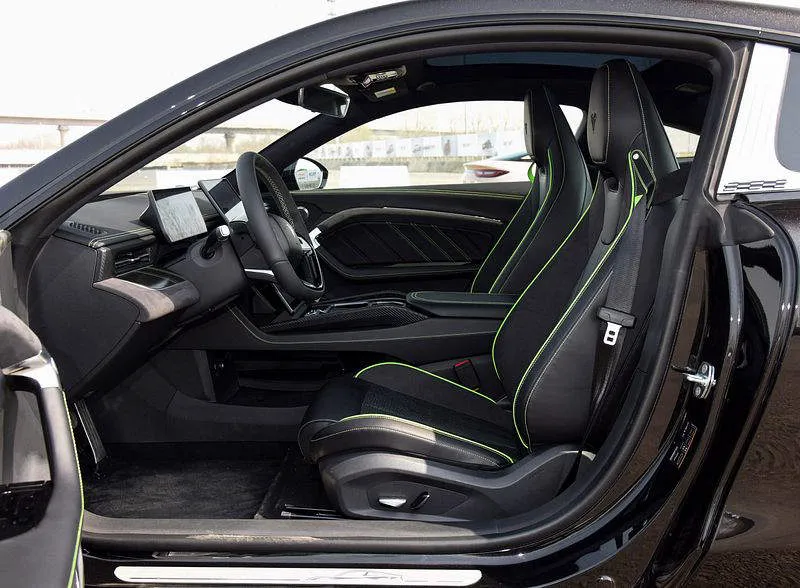 Desain Interior Mobil