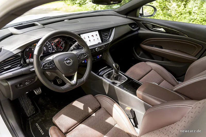 Desain Interior Mobil