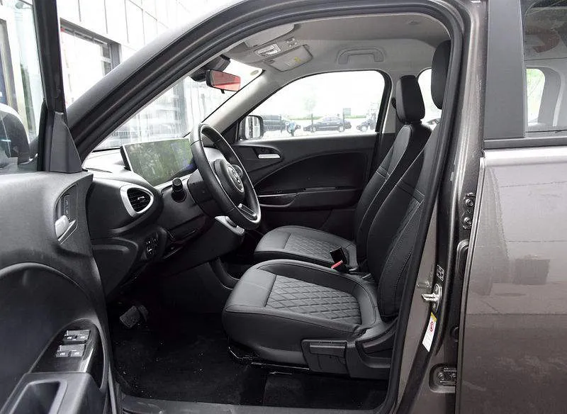 Desain Interior Mobil