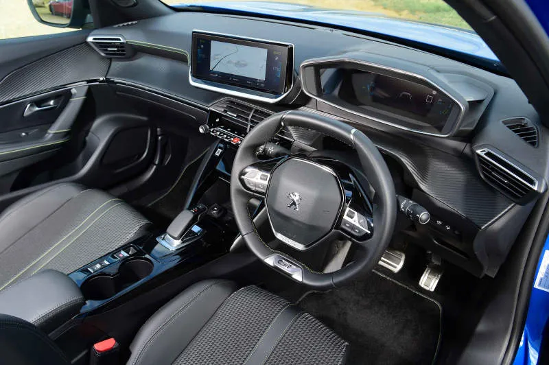Desain Interior Mobil