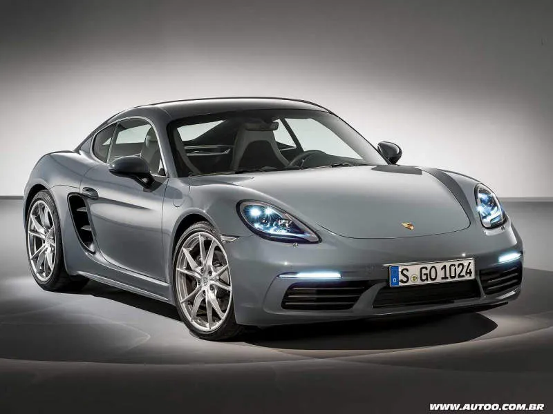 Porsche 718 Cayman EV Merah
