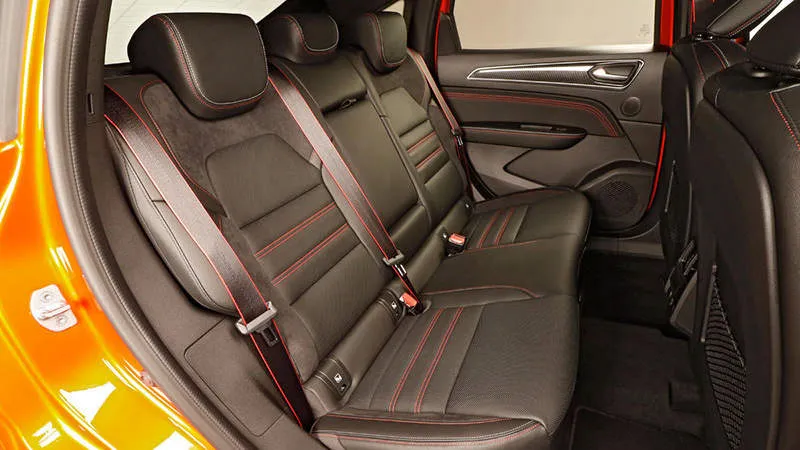 Desain Interior Mobil