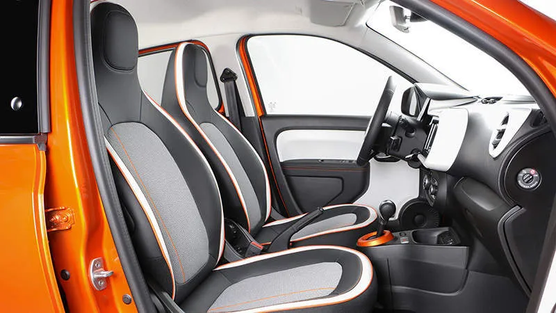 Desain Interior Mobil