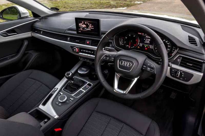 Desain Interior Mobil