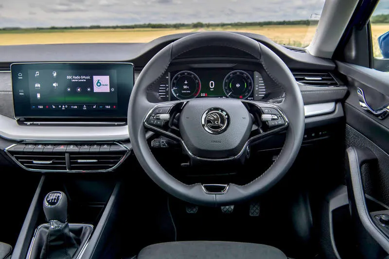 Desain Interior Mobil