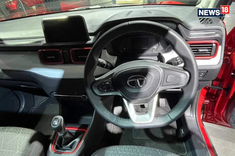 Desain Interior Mobil