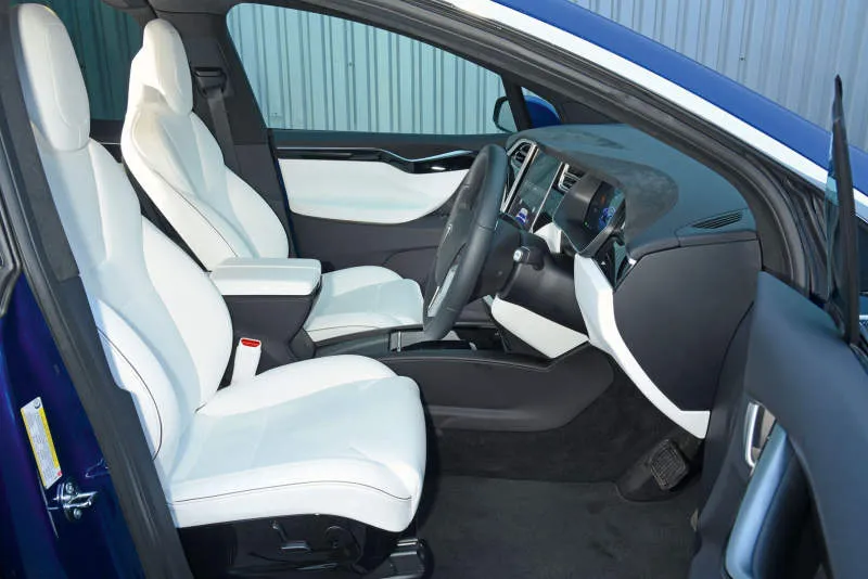 Desain Interior Mobil