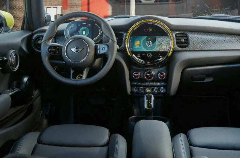 Desain Interior Mobil