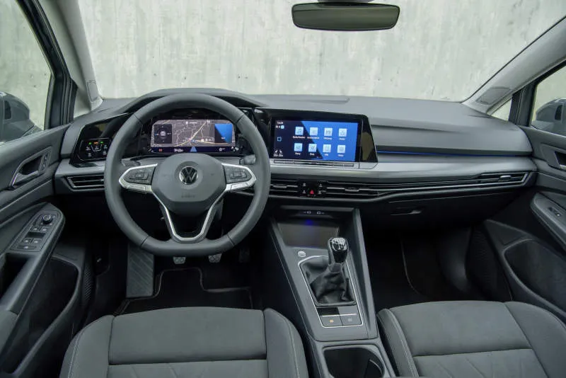 Desain Interior Mobil
