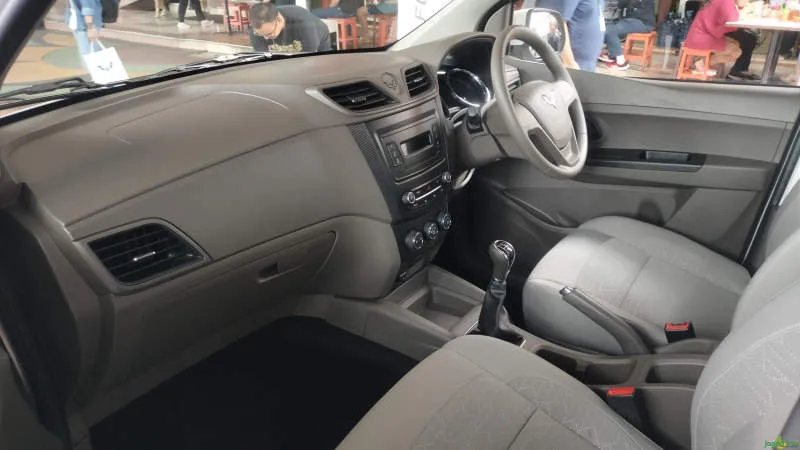 Desain Interior Mobil