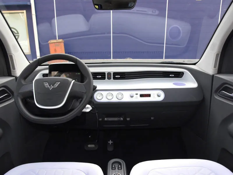 Desain Interior Mobil