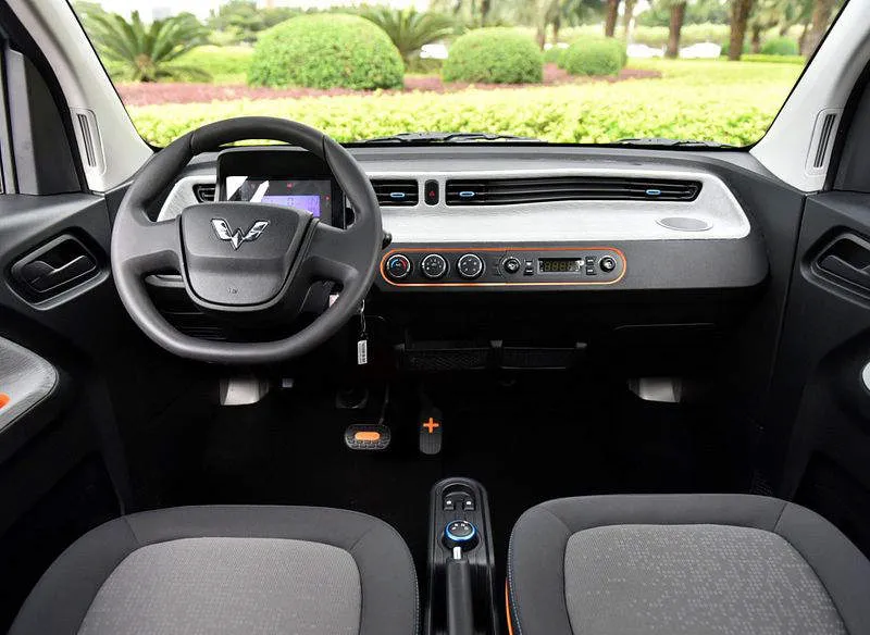 Desain Interior Mobil